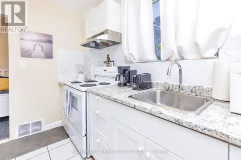 456 Bronson Avenue Ottawa ON K1R 6J6