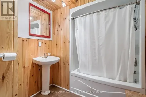 2519 South Horn Lake Rd R.r.#3 Road Magnetawan ON P0A 1C0