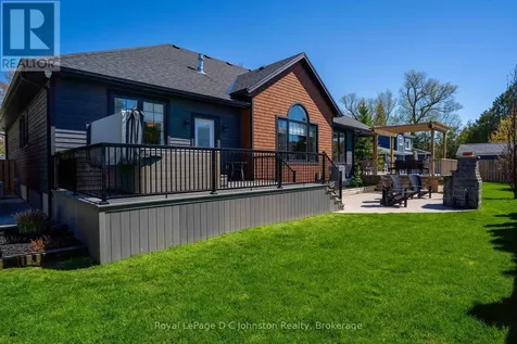 171 Huron Street South Saugeen Shores ON N0H 2L0
