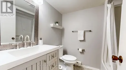 23 Dawson Drive Collingwood ON L9Y 5B4