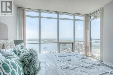 15 Fort York Boulevard Toronto (waterfront Communities) ON M5V 3Y4