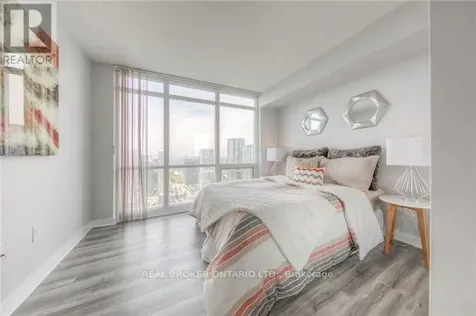 15 Fort York Boulevard Toronto (waterfront Communities) ON M5V 3Y4