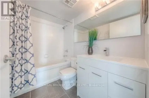 15 Fort York Boulevard Toronto (waterfront Communities) ON M5V 3Y4