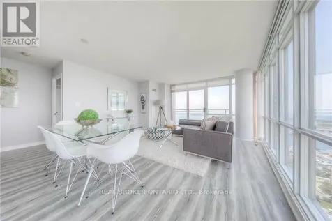 15 Fort York Boulevard Toronto (waterfront Communities) ON M5V 3Y4