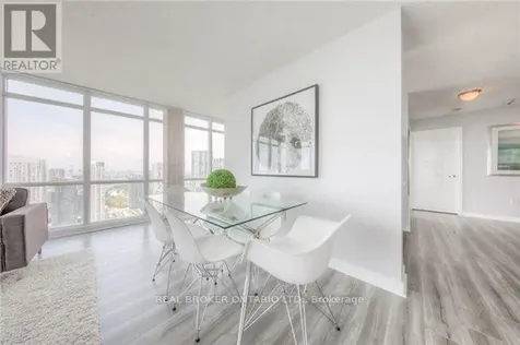 15 Fort York Boulevard Toronto (waterfront Communities) ON M5V 3Y4