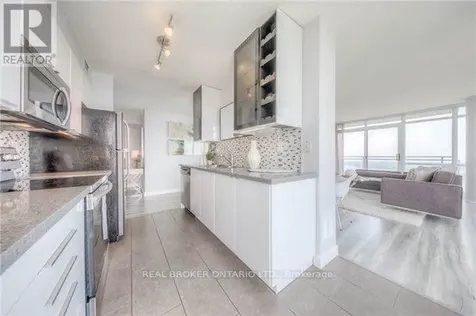 15 Fort York Boulevard Toronto (waterfront Communities) ON M5V 3Y4