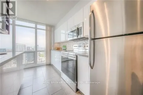 15 Fort York Boulevard Toronto (waterfront Communities) ON M5V 3Y4