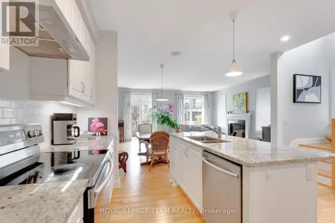 711 Gabriola Way Ottawa ON K2T 1C5