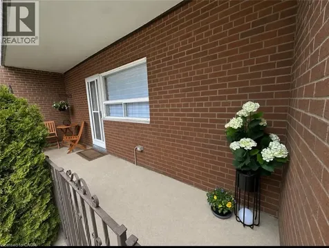 15 Elizabeth Street Mississauga ON L5G 2Z3