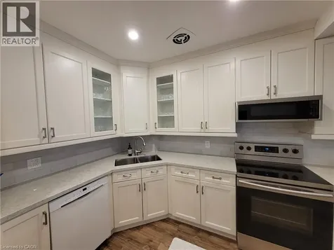 15 Elizabeth Street Mississauga ON L5G 2Z3