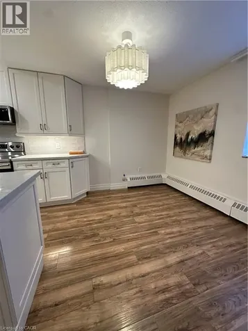 15 Elizabeth Street Mississauga ON L5G 2Z3