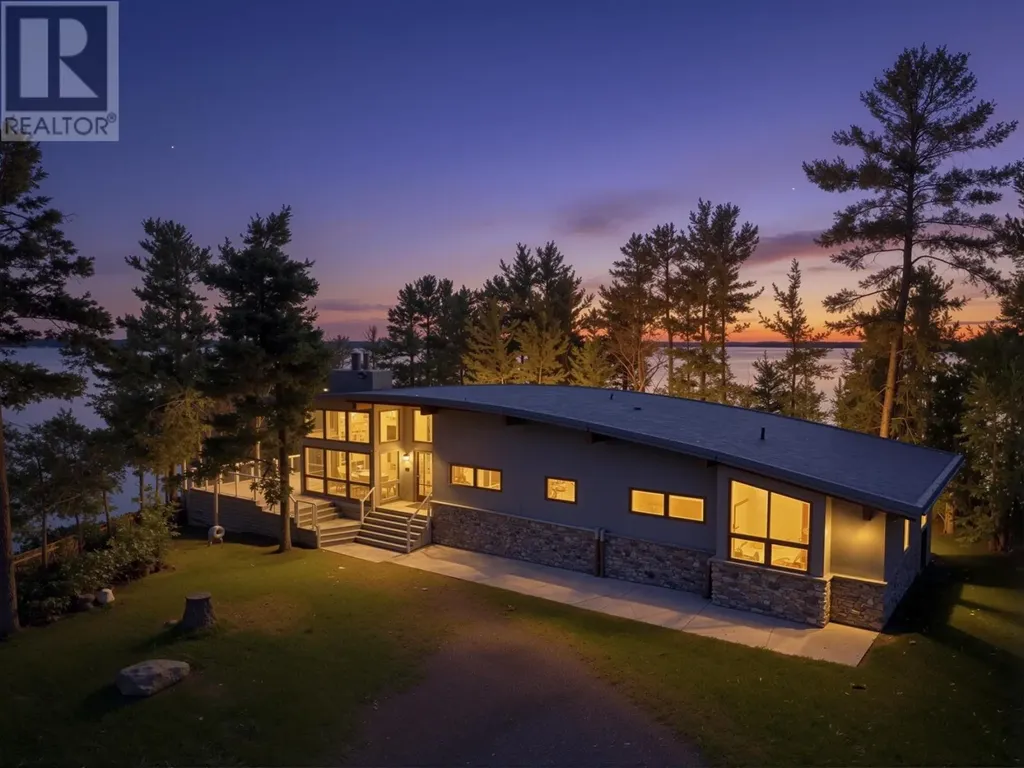 447 Hopkins Bay Road Fort Frances ON P9A 3M3