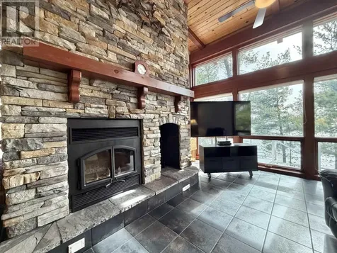 447 Hopkins Bay Road Fort Frances ON P9A 3M3