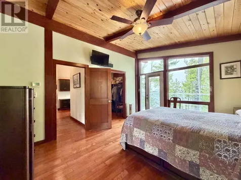 447 Hopkins Bay Road Fort Frances ON P9A 3M3
