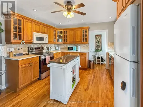 412 Leitch Drive Cornwall ON K6H 5P4