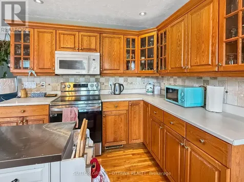412 Leitch Drive Cornwall ON K6H 5P4