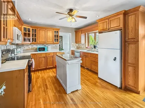 412 Leitch Drive Cornwall ON K6H 5P4