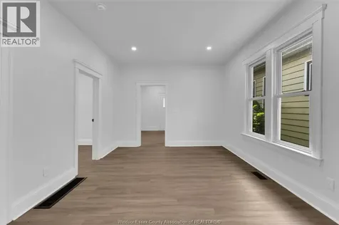505 Mckay Windsor ON N9B 1Z7