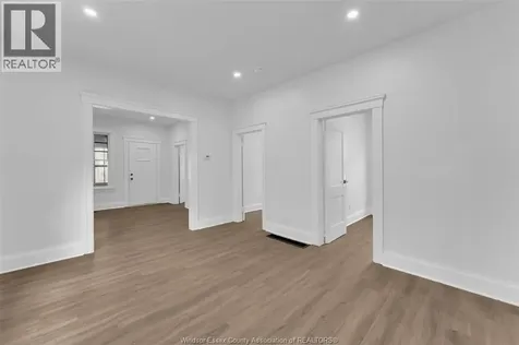 505 Mckay Windsor ON N9B 1Z7