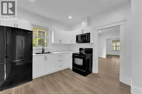 505 Mckay Windsor ON N9B 1Z7