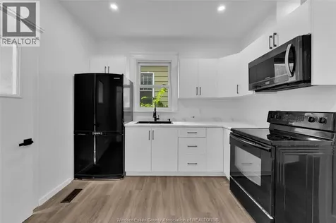 505 Mckay Windsor ON N9B 1Z7