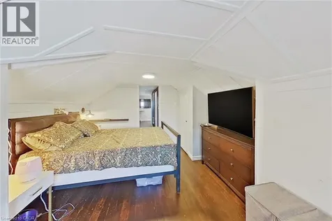 392 Queenston Street St. Catharines ON L2P 2X9