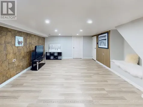 674 Colborne Street East Brantford ON N3S 3P9