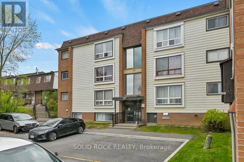 896 Elmsmere Drive Ottawa ON K1J 7T6