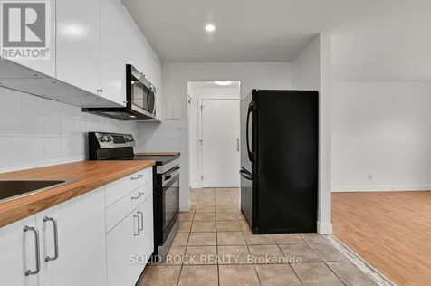 896 Elmsmere Drive Ottawa ON K1J 7T6