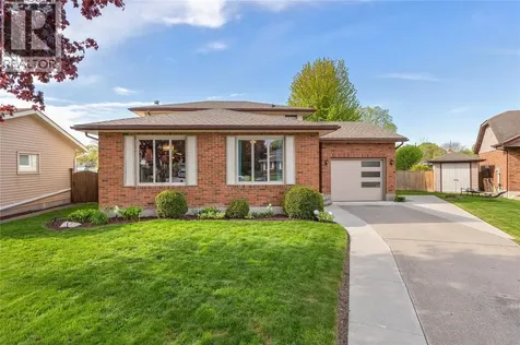 315 Oaklea Court Sarnia ON N7S 5Y9