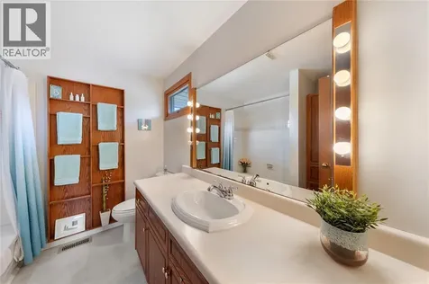 315 Oaklea Court Sarnia ON N7S 5Y9
