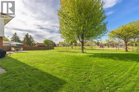 315 Oaklea Court Sarnia ON N7S 5Y9