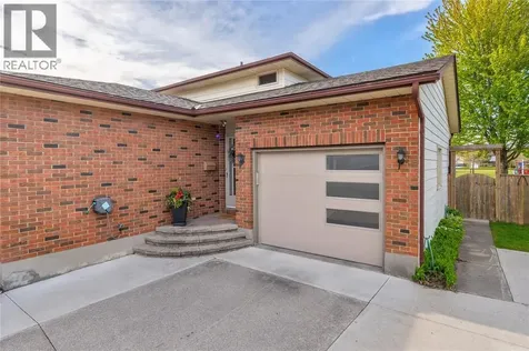 315 Oaklea Court Sarnia ON N7S 5Y9