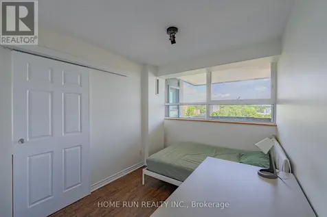 555 Brittany Drive Ottawa ON K1K 4C5