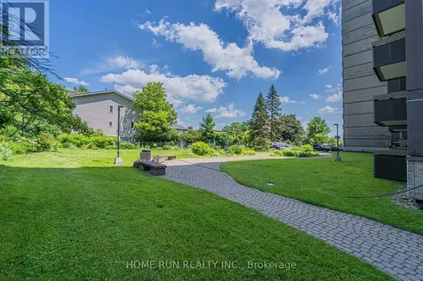 555 Brittany Drive Ottawa ON K1K 4C5