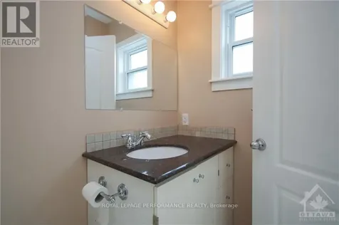 736 Cooper Street West Ottawa ON K1R 5J6
