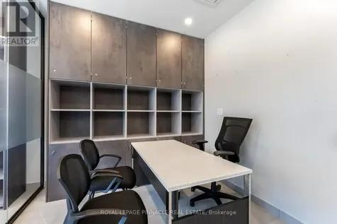 233 Speers Road Oakville (qe Queen Elizabeth) ON L6K 0J5