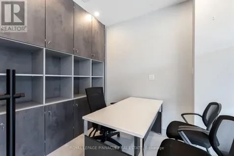 233 Speers Road Oakville (qe Queen Elizabeth) ON L6K 0J5