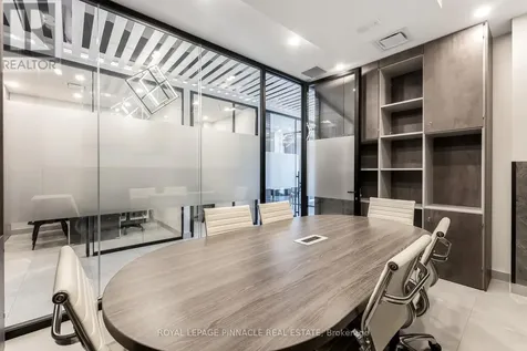 233 Speers Road Oakville (qe Queen Elizabeth) ON L6K 0J5