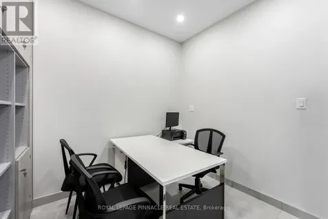 233 Speers Road Oakville (qe Queen Elizabeth) ON L6K 0J5
