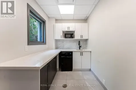 233 Speers Road Oakville (qe Queen Elizabeth) ON L6K 0J5