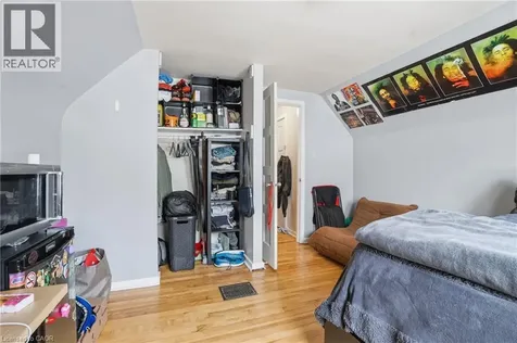 139 Dalewood Avenue Hamilton ON L8S 1Z3