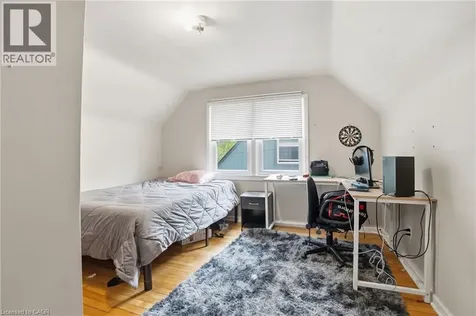 139 Dalewood Avenue Hamilton ON L8S 1Z3
