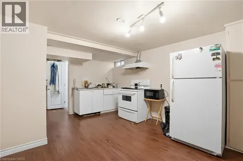 139 Dalewood Avenue Hamilton ON L8S 1Z3