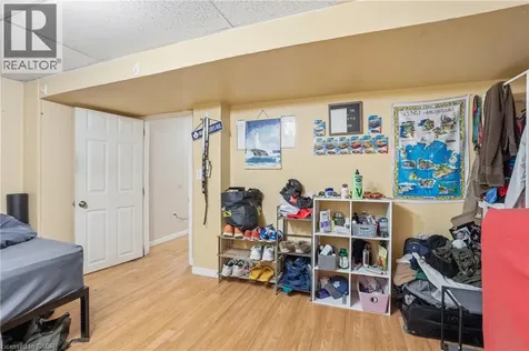 139 Dalewood Avenue Hamilton ON L8S 1Z3