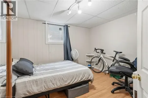 139 Dalewood Avenue Hamilton ON L8S 1Z3
