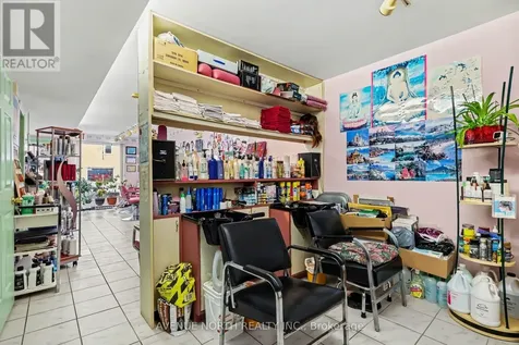 367 Booth Street Ottawa ON K1R 7K1