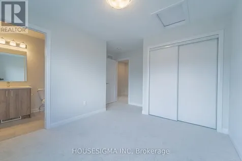 1136 Creekway Private Ottawa ON K2T 0S9