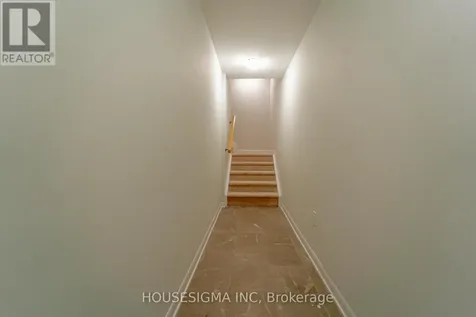 1136 Creekway Private Ottawa ON K2T 0S9