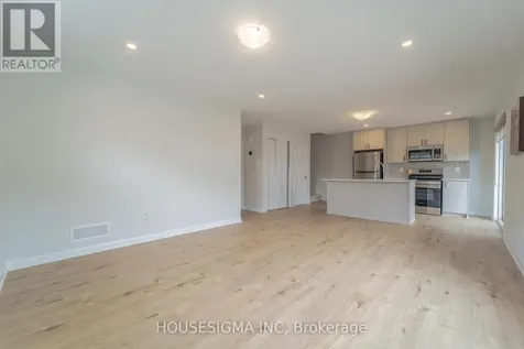 1136 Creekway Private Ottawa ON K2T 0S9
